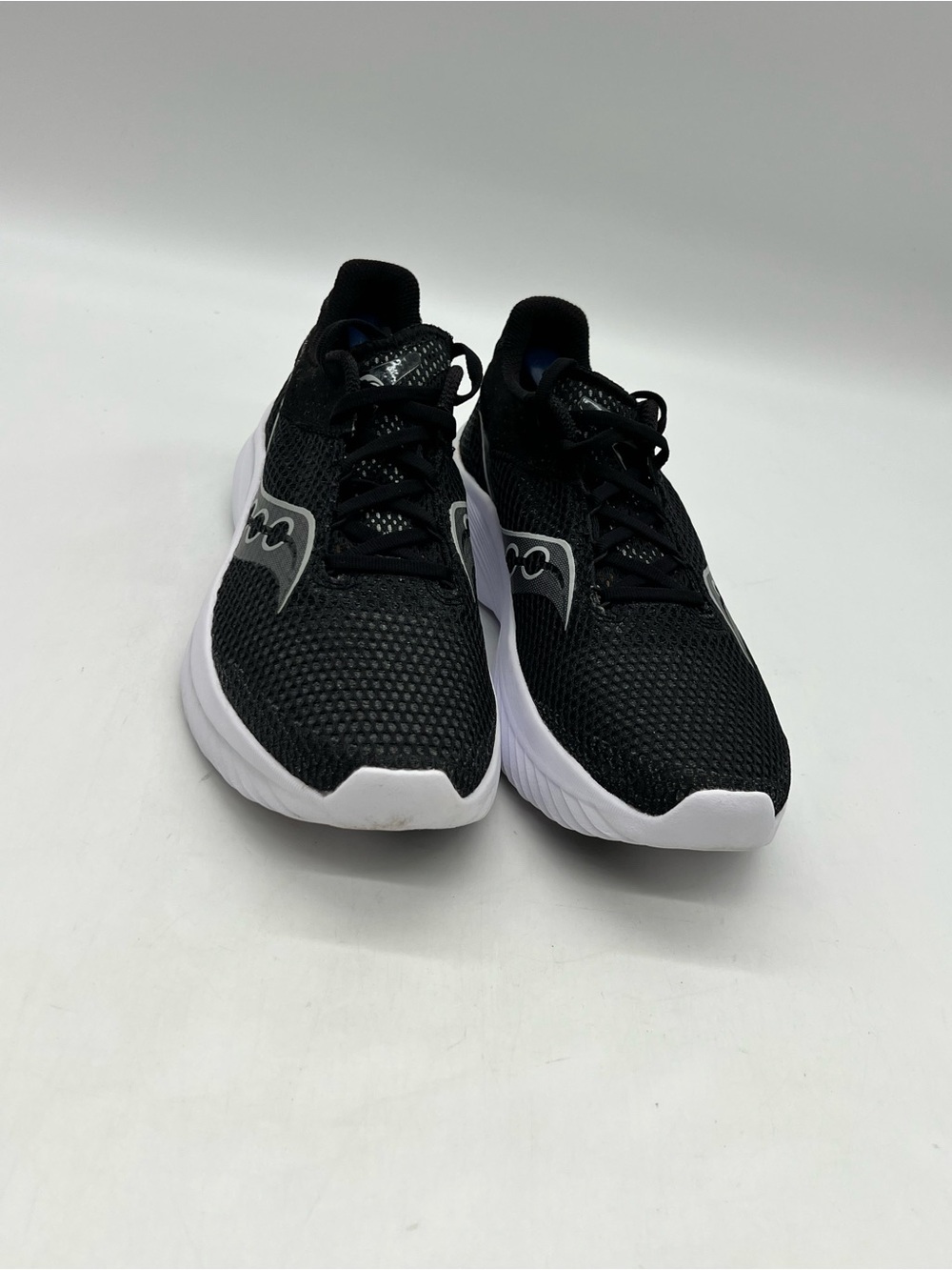 Saucony Kinvara 14 Women Size 10.5 Black White Mesh Running Sneakers Shoes.